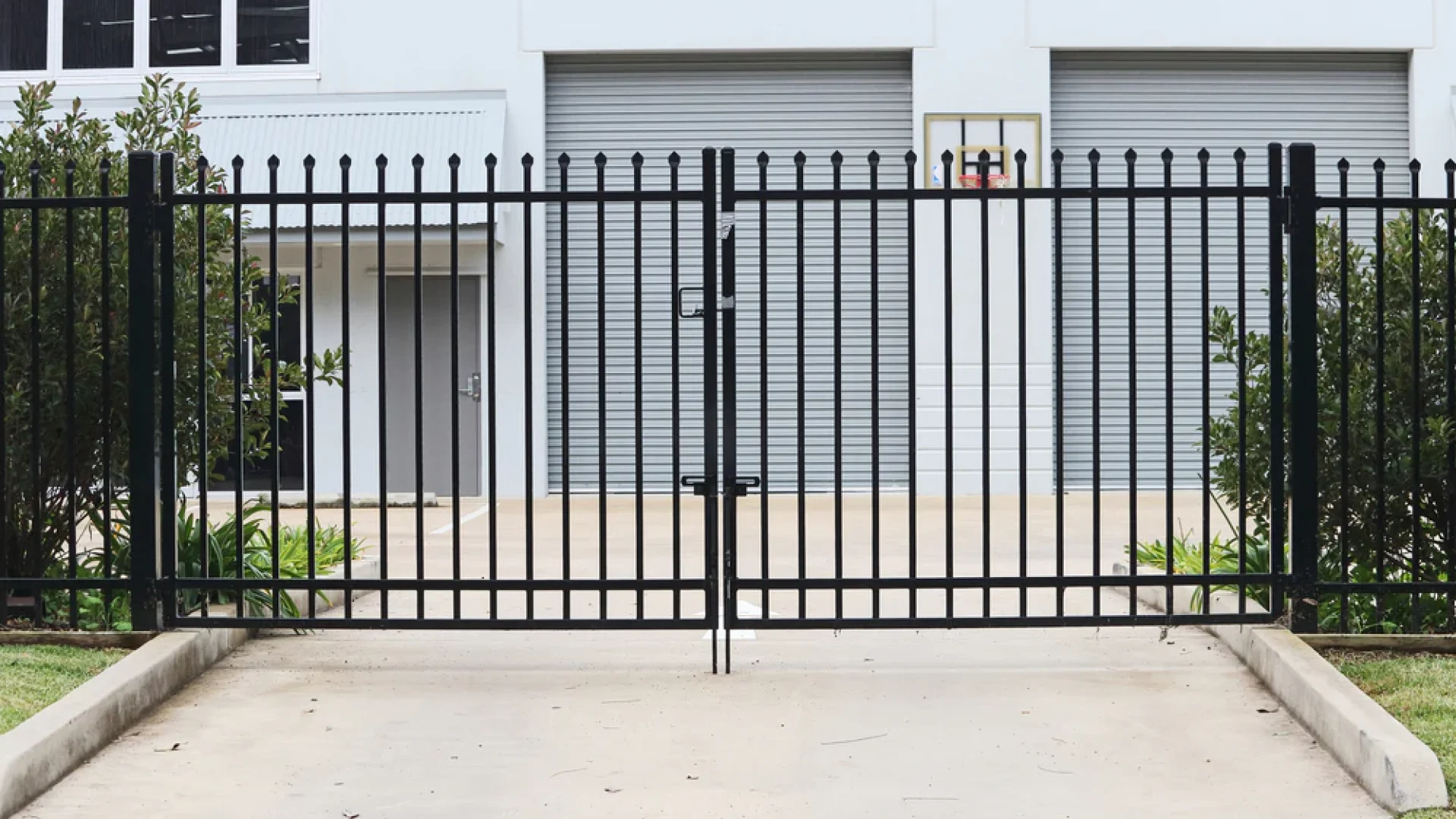 dual-swing-gate-opener